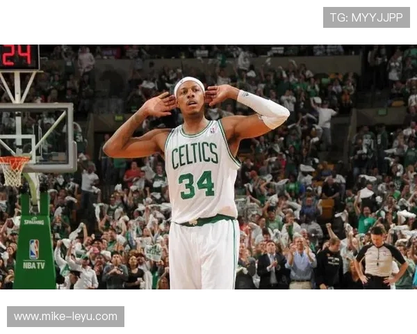 保罗·皮尔斯关键时刻单打效率提升助球队拉开得分差距