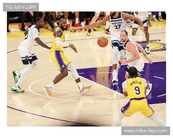 英格拉姆挡拆拉开空间助湖人攻防转换效率提升