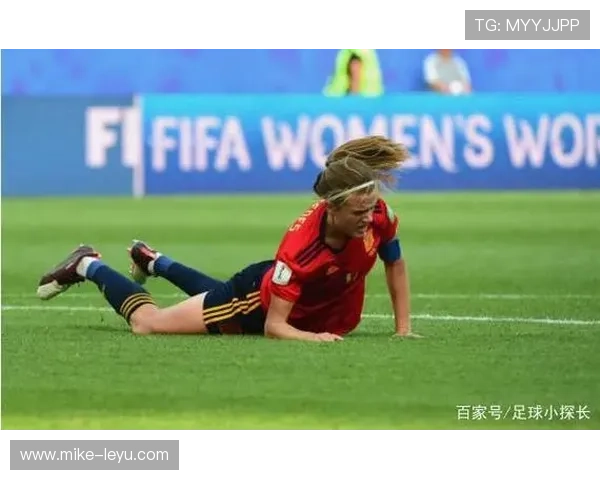 回传规则中裁判对球员脚部传球处理的判罚标准详解