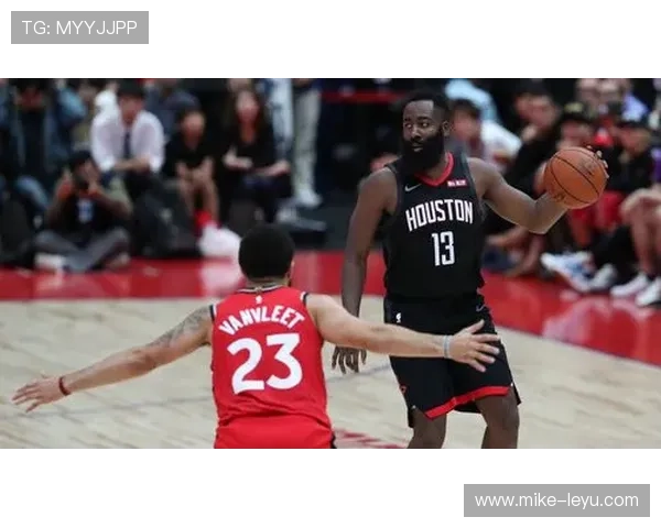 威斯布鲁克突破回合转向挡拆，较巅峰效率明显下滑