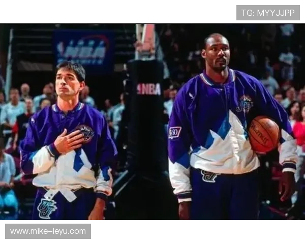 斯托克顿挡拆组织效率领先诺维茨基，提升爵士进攻节奏