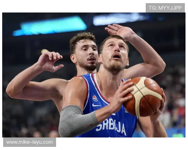 特里回撤出球主导防线组织，近期强强对话中对抗压制力显著提升